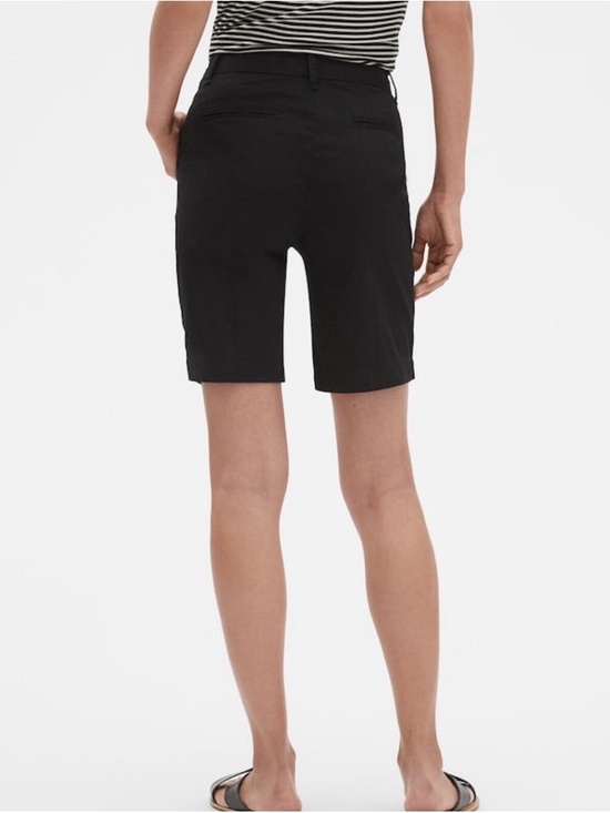 GAP Pants - GAP Black Women's Bermuda Shorts Cotton - Size 6